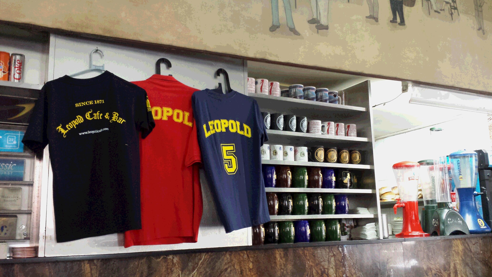 ムンバイ　レオポルドＴシャツ